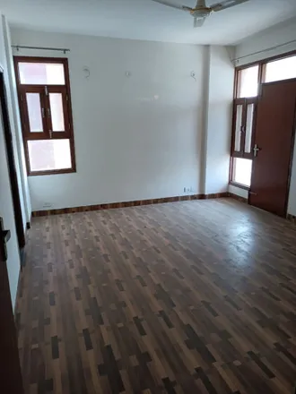 Rent this 4 bed apartment on unnamed road in Badkhal, Faridabad - 121001