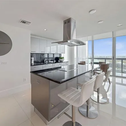Image 4 - 6881 Collins Avenue, Atlantic Heights, Miami Beach, FL 33141, USA - Apartment for rent