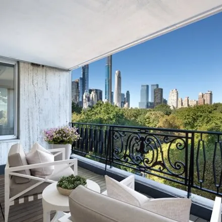 Image 3 - 1 East 67th Street, New York, NY 10065, USA - Apartment for sale