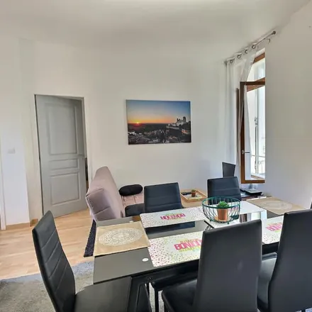 Rent this 3 bed apartment on 34500 Béziers