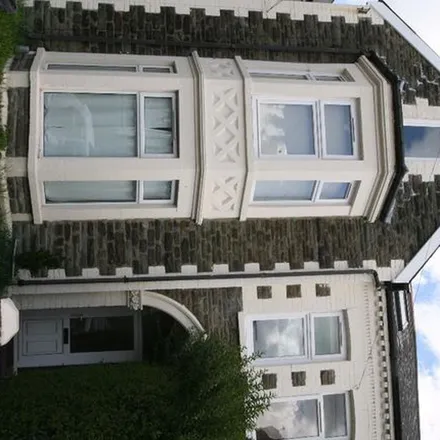 Rent this 2 bed apartment on Eglwys Bresbyteraidd Cymru Y Crwys in Gordon Road, Cardiff