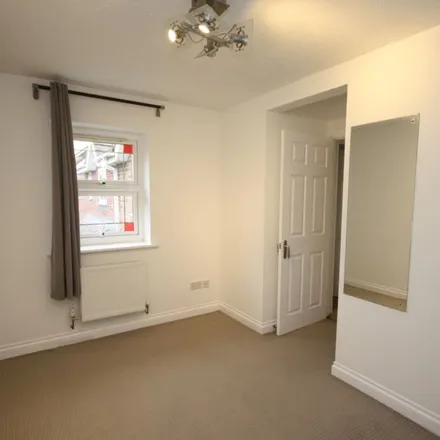 Image 3 - Furze Close, Swindon, SN5 5DB, United Kingdom - Apartment for rent