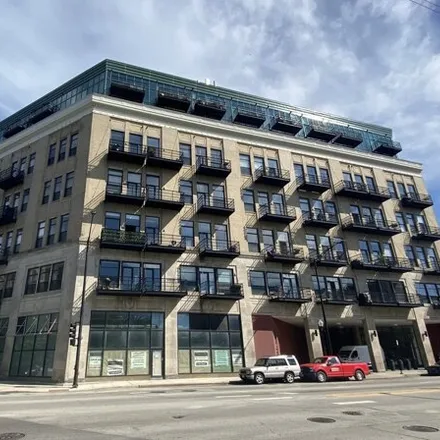 Buy this 1 bed condo on Paramount Lofts Condominium in 1645 West Ogden Avenue, Chicago