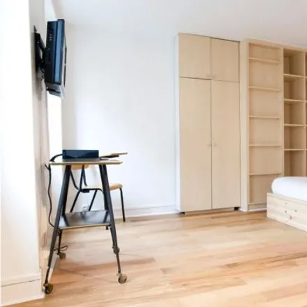 Image 2 - 87 Rue Cambronne, 75015 Paris, France - Apartment for rent