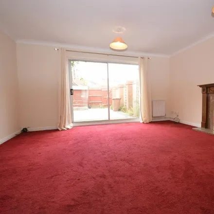 Image 6 - Morecambe Close, Stevenage, SG1 2BF, United Kingdom - House for rent