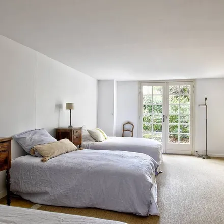 Rent this 4 bed house on 33115 La Teste-de-Buch