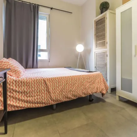 Rent this 4 bed apartment on Carrer dels Nocturns in 46002 Valencia, Spain