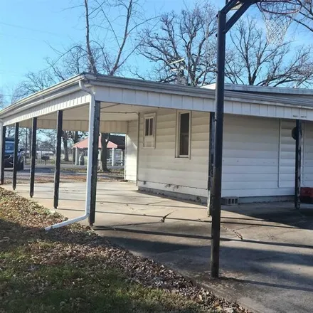 Image 3 - 1032 Wabash Street, Pinckneyville, IL 62274, USA - House for sale