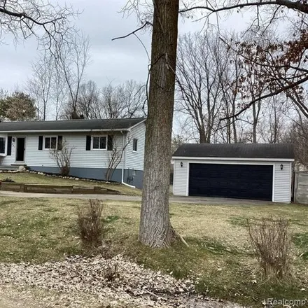Buy this 3 bed house on 245 Northshore Court in Oakland County, MI 48462