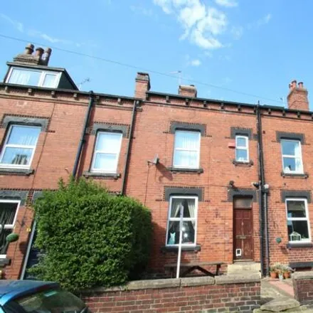 Rent this 4 bed townhouse on Methley Mount in Leeds, LS7 3NG