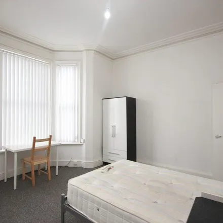 Image 5 - Besp-Oak Furniture, Hill Street, Coventry, CV1 4AJ, United Kingdom - Apartment for rent