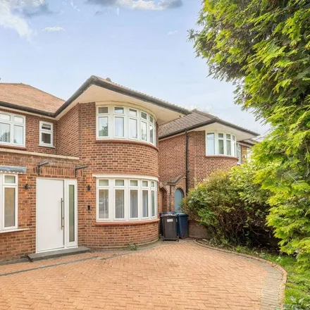 Rent this 4 bed house on Danescroft Gardens in London, NW4 2LY