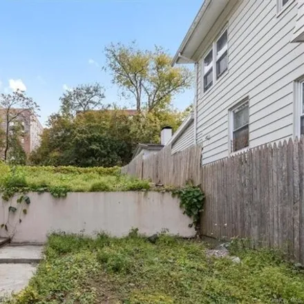 Image 4 - 16 Lamartine Terrace, Glenwood, City of Yonkers, NY 10701, USA - House for sale