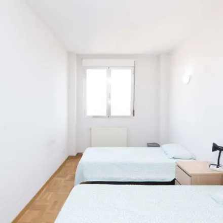 Rent this 3 bed apartment on Madrid in Rastro Market, Plaza de Cascorro