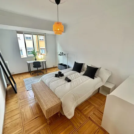Rent this 6 bed apartment on Estilo Poke in Calle de Coslada, 10
