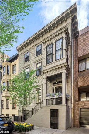 Image 1 - 10 PINEAPPLE STREET in Brooklyn Heights - Townhouse for sale
