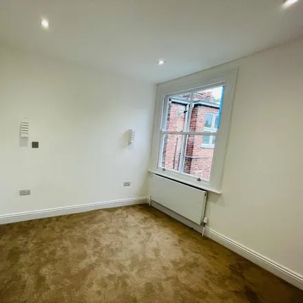 Image 7 - Russell Road, The Hyde, London, NW9 6AD, United Kingdom - Apartment for rent