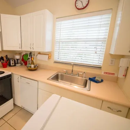Image 3 - Anna Maria island, FL, 34216 - Townhouse for rent