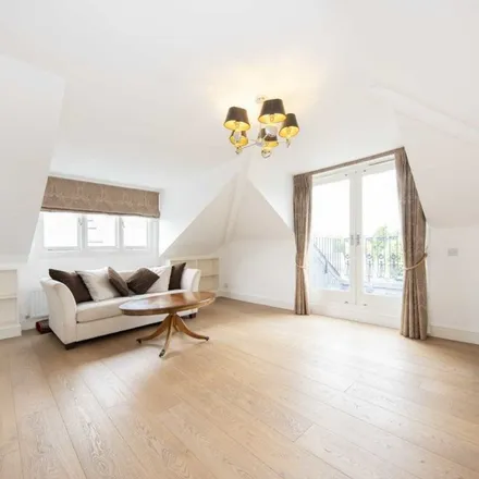 Rent this 3 bed apartment on Belsize Lane in London, NW3 5BE