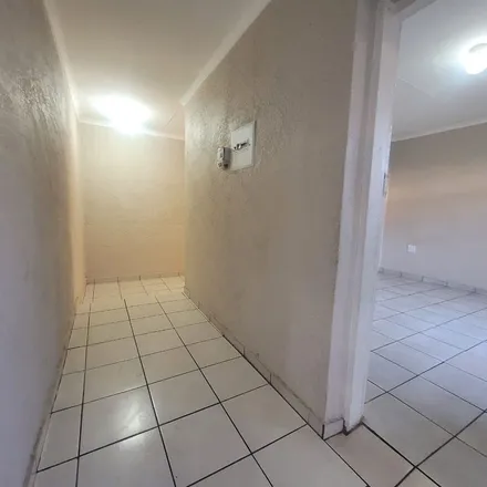 Image 7 - Level Street, Wentworth Park, Krugersdorp, 1739, South Africa - Apartment for rent