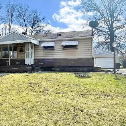 Buy this 3 bed house on 2473 Chaney Circle in Youngstown, OH 44509