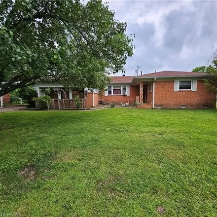 Buy this 3 bed house on 101 5th Street in Charleston, Franklin County