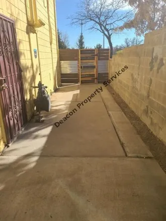Image 3 - 364 Pine Street Southeast, Albuquerque, NM 87106, USA - House for rent