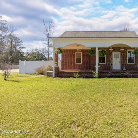 Image 1 - 2405 Old Cherry Point Rd, New Bern, North Carolina, 28560 - House for sale