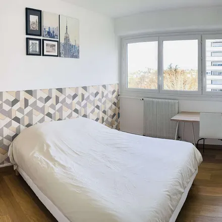 Rent this 4 bed apartment on 8 Rue des Bocages Bruns in 95000 Cergy, France