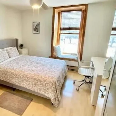 Image 2 - Marché Atwater, Montreal, QC H4C 1G8, Canada - Apartment for rent