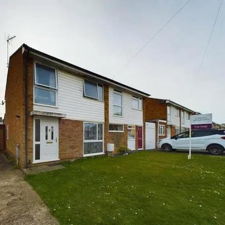 Buy this 3 bed duplex on Halsey Drive in Great Wymondley, SG4 9QP