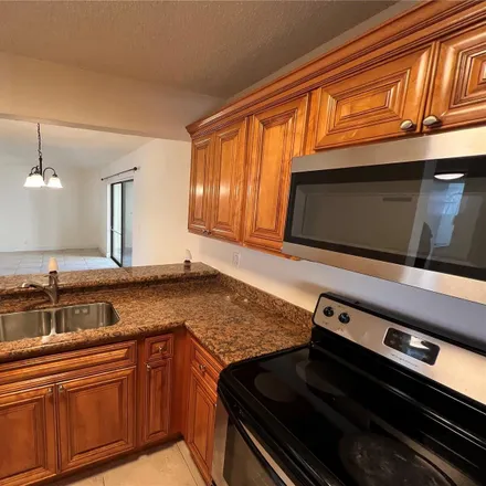 Image 2 - Golden Lakes, FL, US - Condo for rent