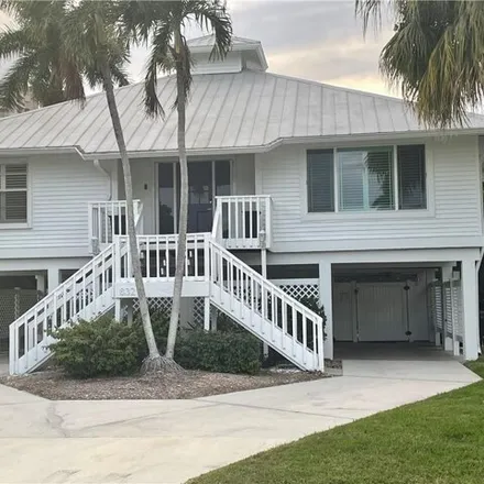 Image 1 - 830 Seagrape Drive, Marco Island, FL 34145, USA - House for sale