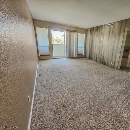 Image 2 - Las Vegas Country Club, LVCC Loop, Winchester, NV 89169, USA - Condo for sale