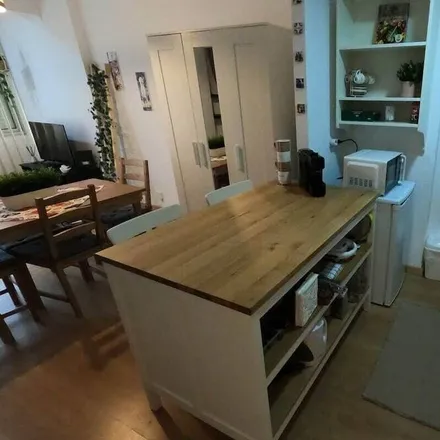 Rent this studio apartment on 2770-001 Distrito da Guarda
