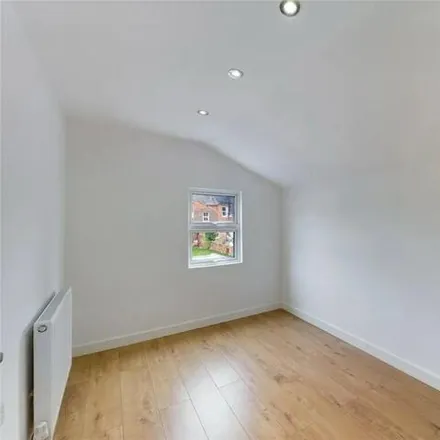 Image 3 - 13 Donnington Gardens, Reading, RG1 5LY, United Kingdom - Townhouse for rent