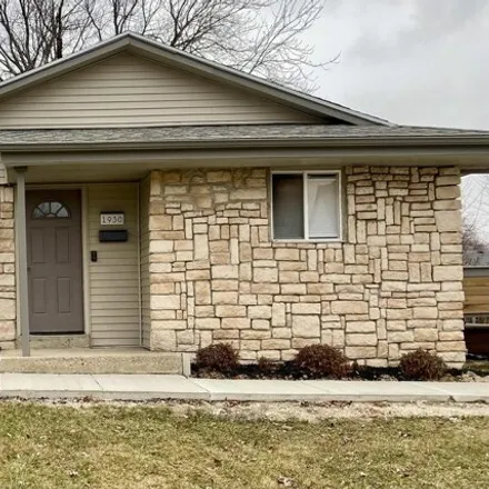 Buy this 4 bed house on 1920 West McKinley Avenue in Milwaukee, WI 53205