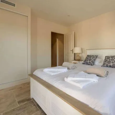 Rent this 3 bed house on 81140 Castelnau-de-Montmiral