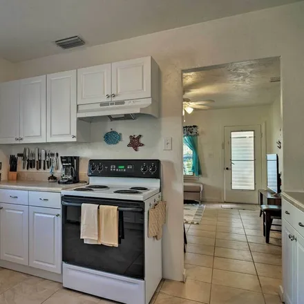 Image 3 - Treasure Island, FL - House for rent