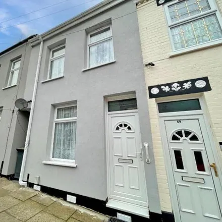 Buy this 3 bed townhouse on Warwick Road West in Luton, LU4 8BJ