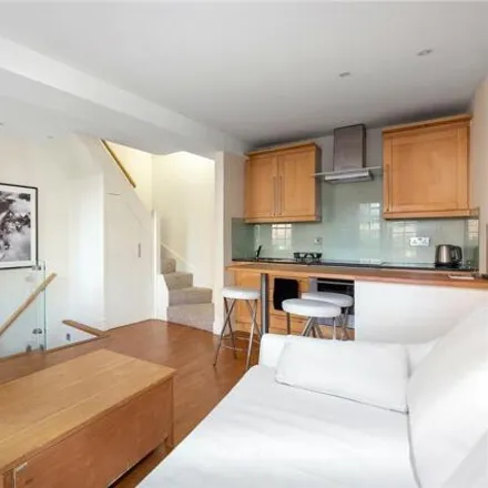 Rent this 1 bed room on 22 Royal Crescent Mews in London, W11 4SY