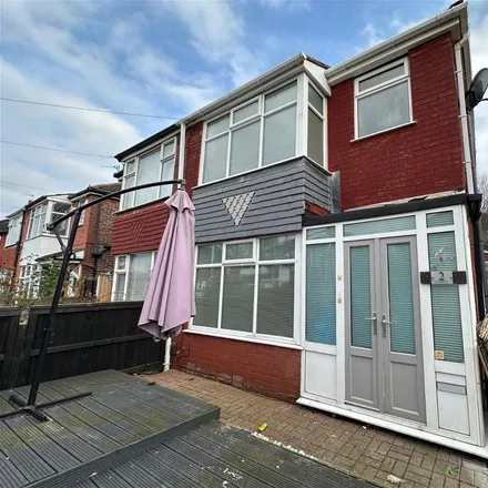Rent this 3 bed duplex on Fowler Avenue in Manchester, M18 8TJ