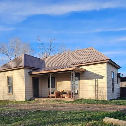Image 2 - 201 5th Street Northwest, Childress, TX 79201, USA - House for sale