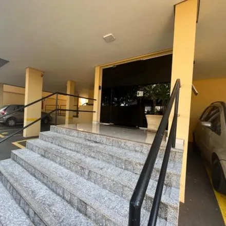 Buy this 2 bed apartment on Rua Aminthas de Barros in Higienópolis, Londrina - PR