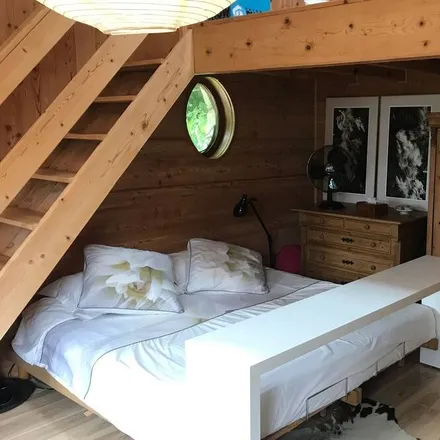 Rent this 4 bed house on 38950 Saint-Martin-le-Vinoux