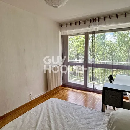 Rent this 3 bed apartment on 6 Rue Philéas Fogg in 44300 Nantes, France