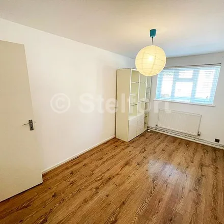 Image 2 - Garfield Court, 193 Willesden Lane, Brondesbury Park, London, NW6 7YN, United Kingdom - Apartment for rent
