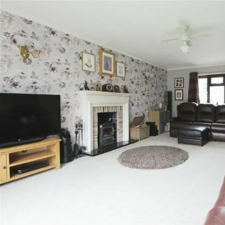 Image 5 - North Street, Barmby on the Marsh, DN14 7HL, United Kingdom - House for sale