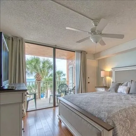 Rent this 3 bed condo on Indian Shores