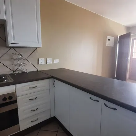 Rent this 3 bed apartment on Christiaan de Wet Road in Kloofendal, Roodepoort